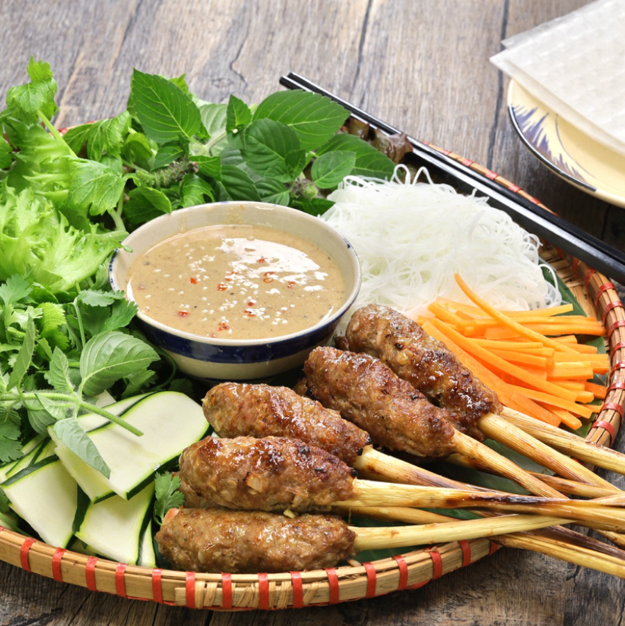 brochettes-de-porc-hache-au-gingembre-a-la-citronnelle